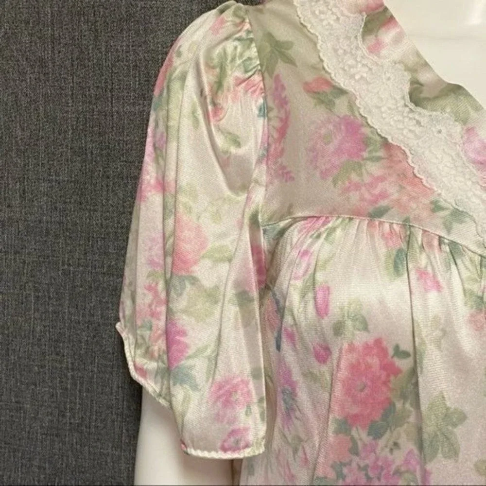 Vintage Lorraine Peignoir set‎
